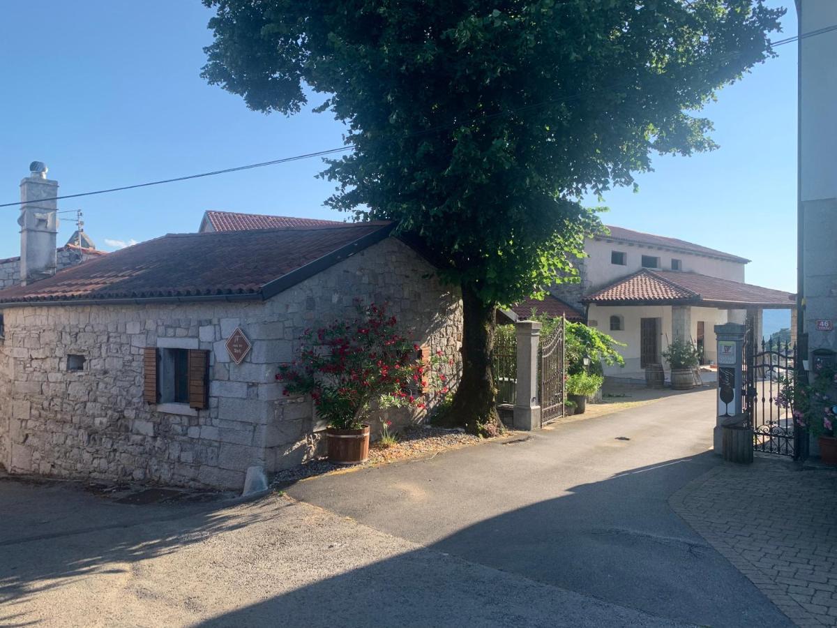 Skerlj Wine Estate Guest House Tomaj Exterior photo