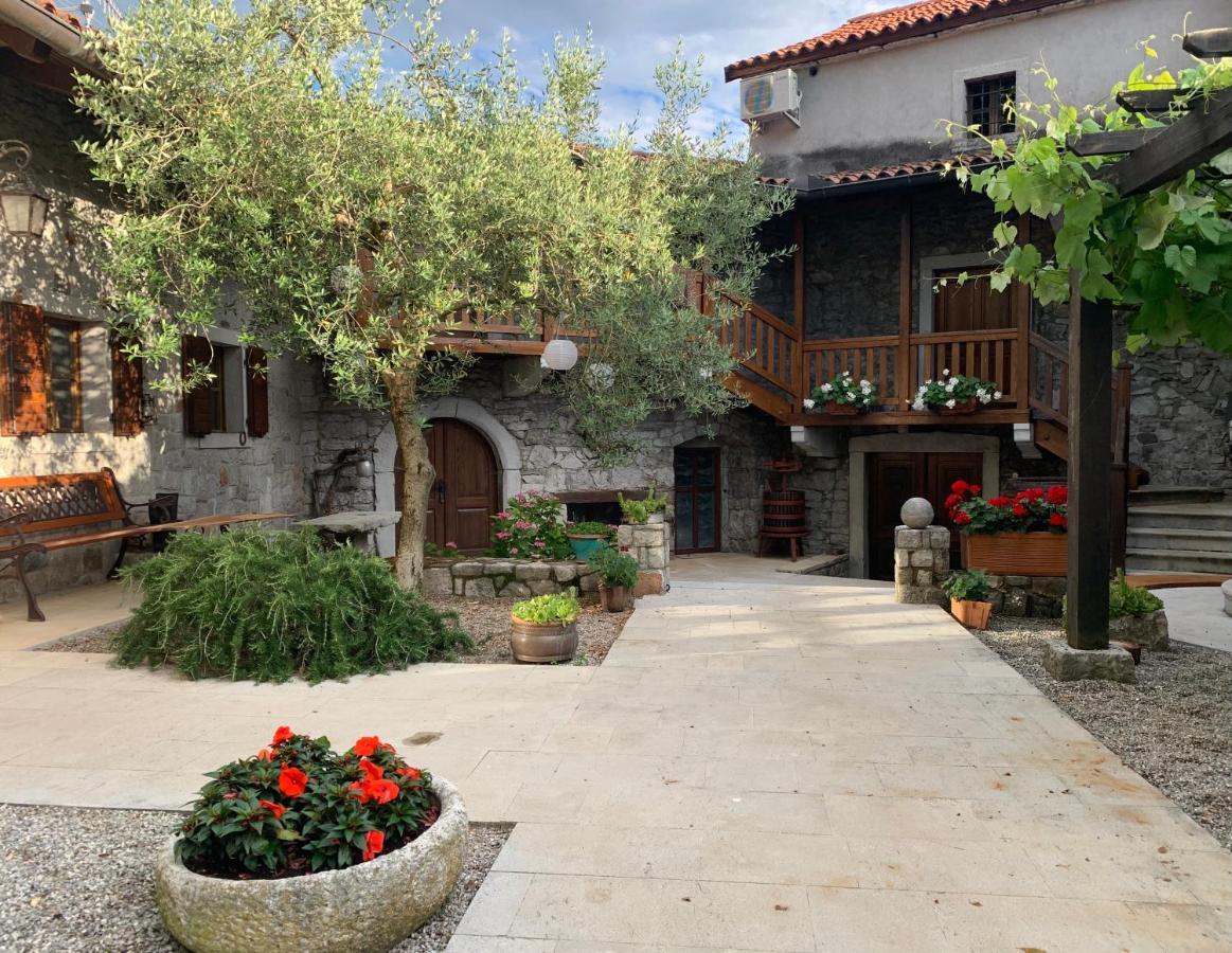 Skerlj Wine Estate Guest House Tomaj Exterior photo